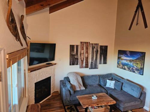 Tahoe Village Apartment | Heavenly Stagecoach Ski Retreat