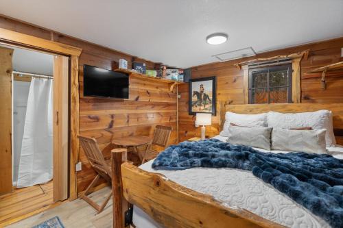 Rapid City House | Hidden Pines Cabin- A Peaceful Black Hills Retreat