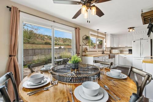 Loveland House | Hidden Valley Retreat Quiet Escape with Mountain Views