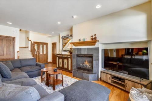 The Highlands House | Highland Greens 71, Townhome In Breckenridge, Private Hot Tub with Great View
