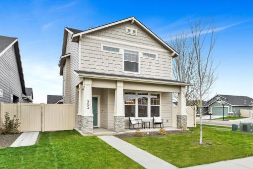 Meridian House | Highland Haven by Settler's Park