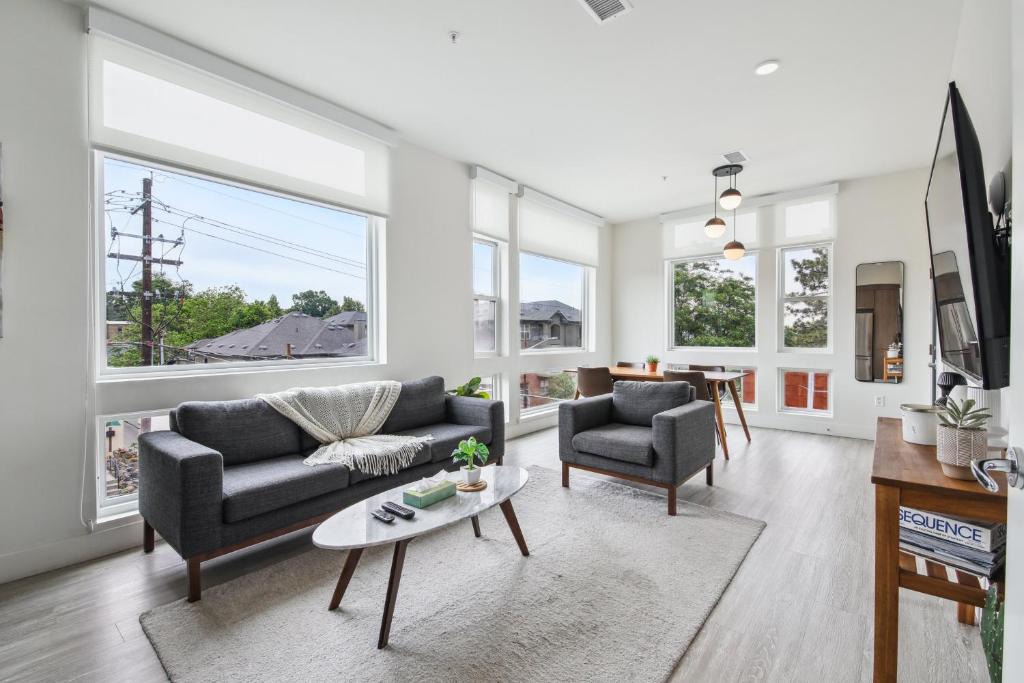 Highland House | Highline Hideaway | Corner 1BR LoHi Loft | Quiet | Dog-Friendly
