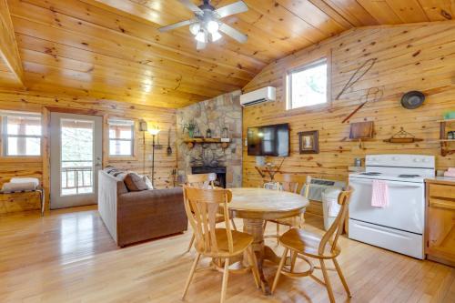 Eureka Springs House | Hike, Play On-Site: Eureka Springs Cabin Near Dtwn