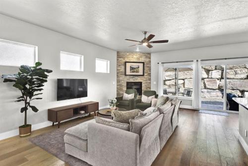 North End House | Hillside Harmony Luxury Comfort