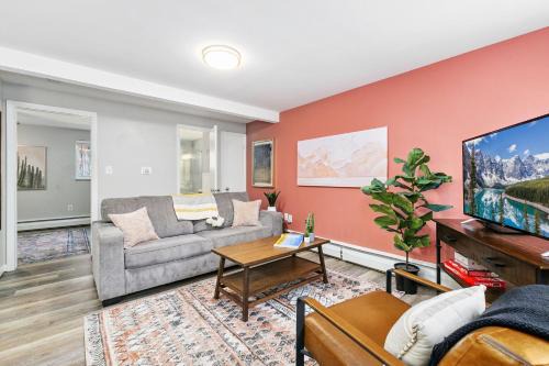 Old Town Apartment | Hip & Urban Condo near the Heart of Old Town