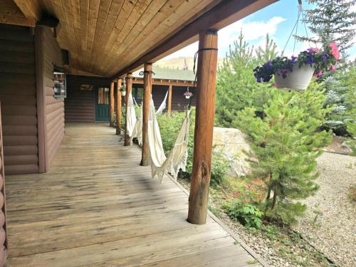 Grand Lake Apartment | Historic Cabin In Town Lake Walk BLACK BEAR