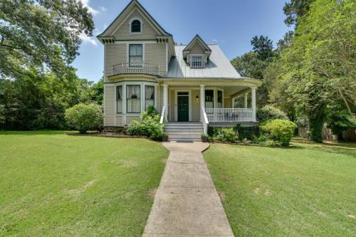 Hot Springs House | Historic Hot Springs Home < 1 Mi to Oaklawn!