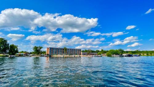 Detroit Lakes Hotel | Holiday Inn Detroit Lakes - Lakefront by IHG