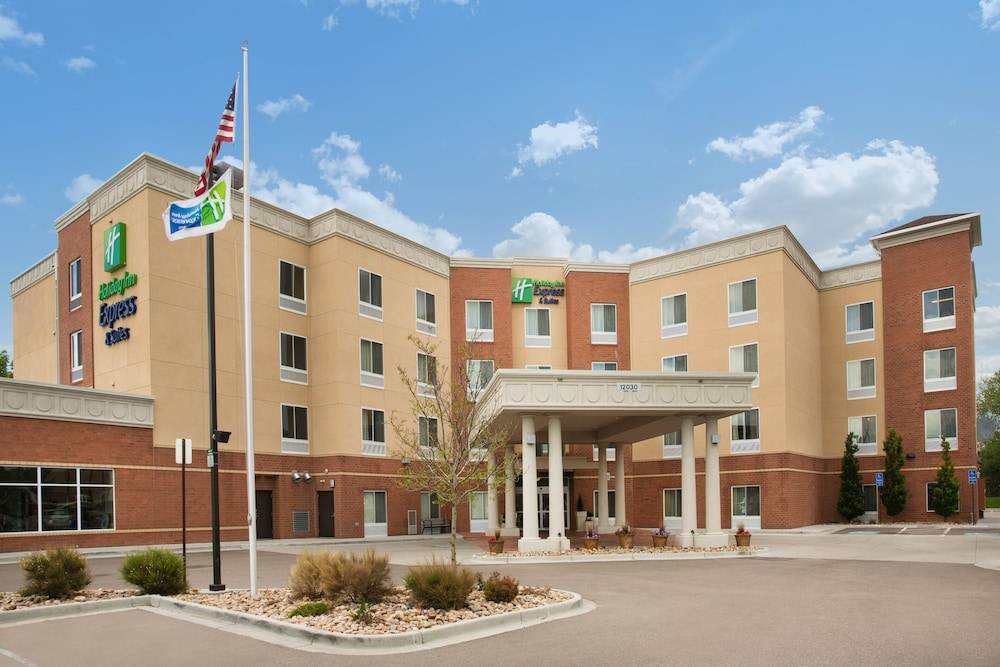 Thornton Hotel | Holiday Inn Express Hotel & Suites Denver North - Thornton, an IHG Hotel