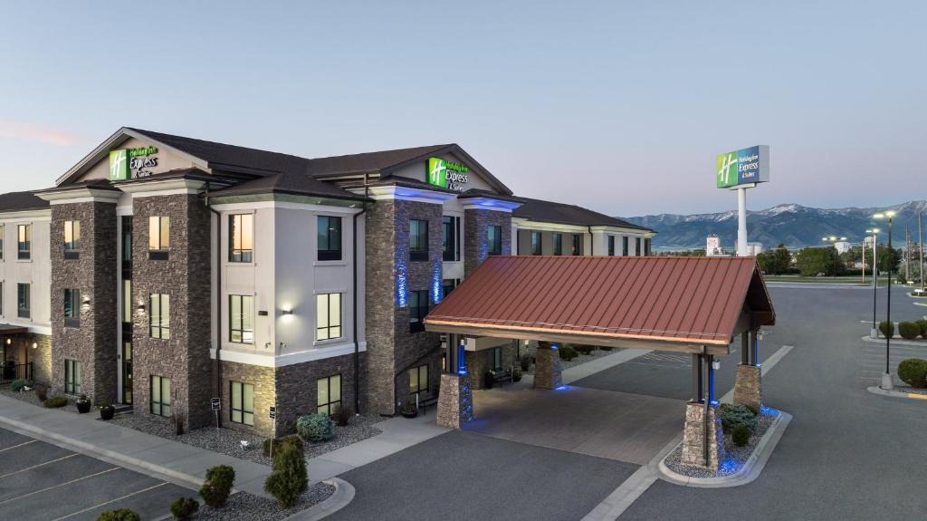 Bozeman Hotel | Holiday Inn Express Belgrade-Bozeman Area by IHG