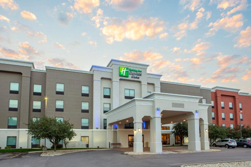 Sioux City Hotel | Holiday Inn Express & Suites Sioux City-South by IHG