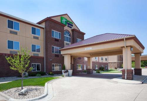 Aberdeen Hotel | Holiday Inn Express & Suites Aberdeen by IHG