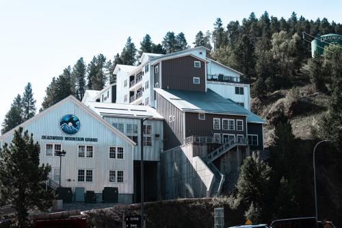 Deadwood Resort | Holiday Inn Resort Deadwood Mountain Grand by IHG