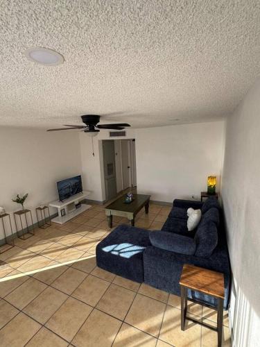 North Mountain Apartment | HolyMolyMostaccioli KingQueenBeds CentralPhoenix