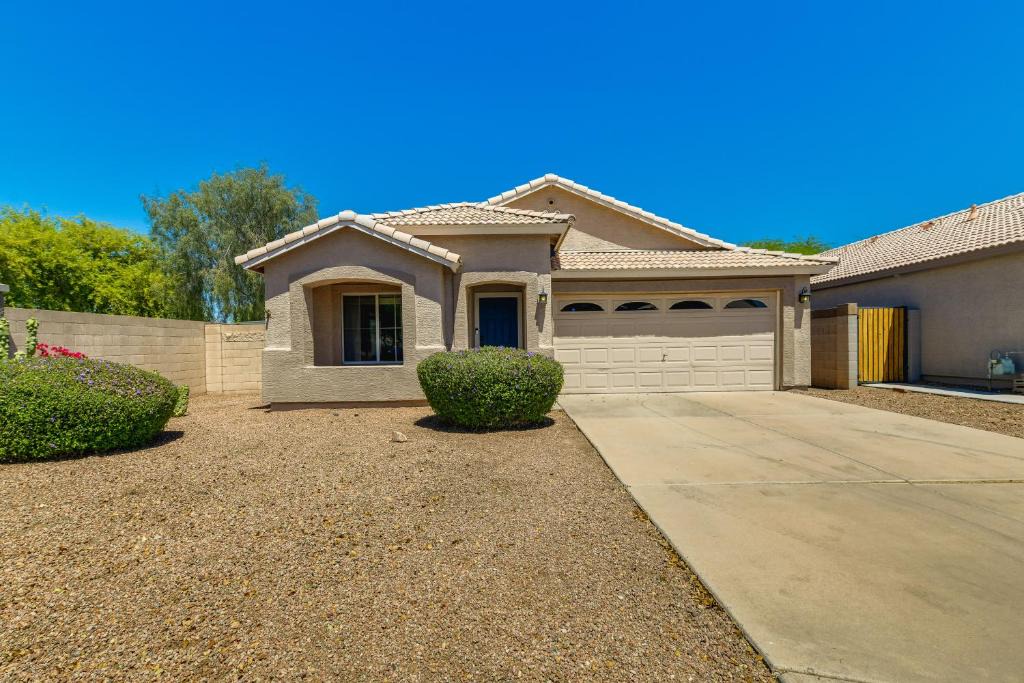 Gilbert House | Home w/Poolside Escape! 5 Mi to Dtwn Gilbert