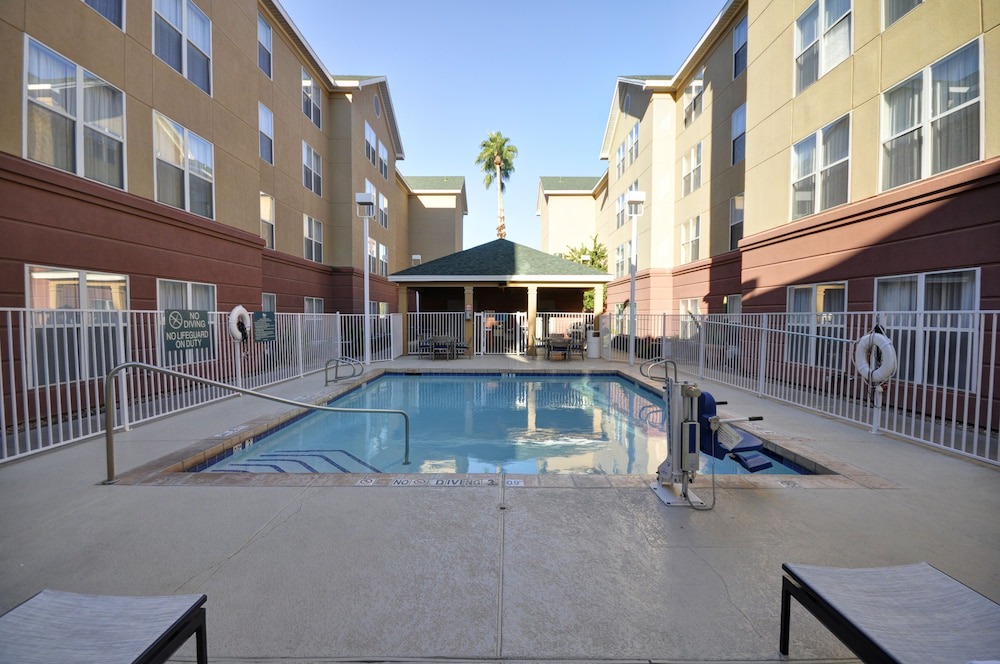 Camelback East Hotel | Homewood Suites by Hilton Phoenix-Biltmore
