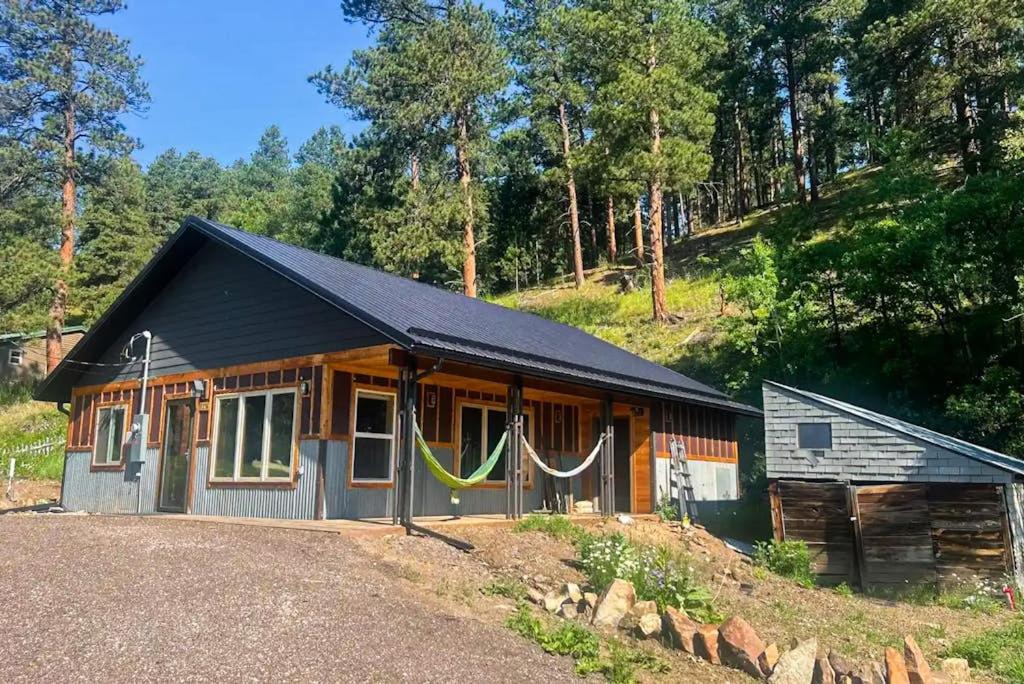 Deadwood House | Honey Bee
