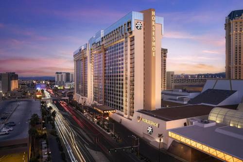 Las Vegas Hotel | Horseshoe Las Vegas by Suiteness