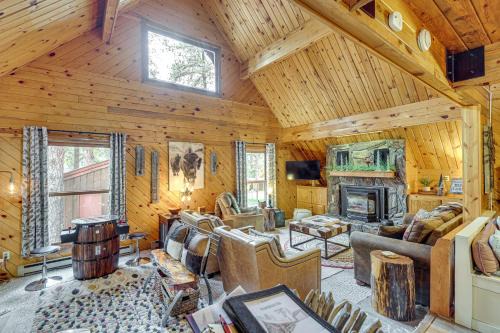 Lead House | Hot Tub, Arcade Table: Weekend Sturgis Rally Base