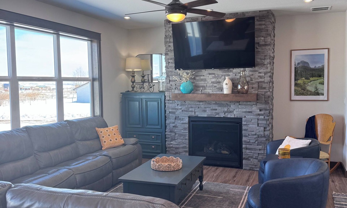Pinedale House | HOT TUB - Family friendly spacious 4-bedroom house in charming Pinedale