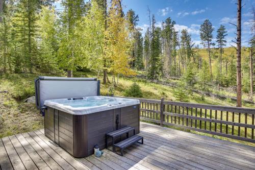 Lead House | Hot Tub, Trailer Parking: Lead, Sturgis Rally Base