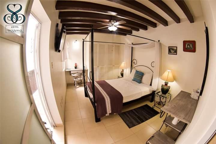 La Cruz Hotel | Hotel Tres Sofias