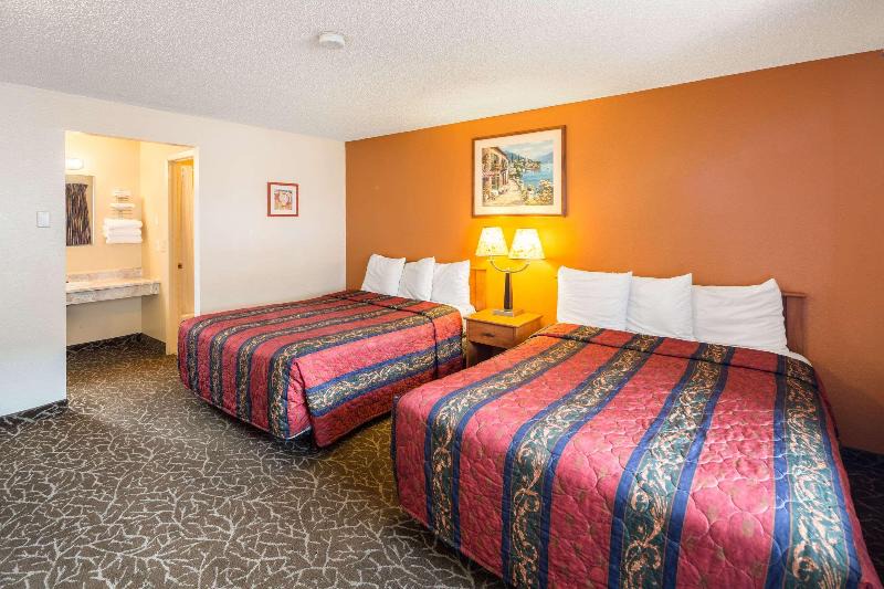 North Spokane Hotel | Howard Johnson by Wyndham Spokane