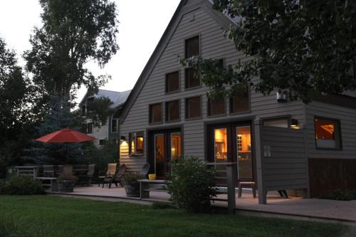 Telluride Apartment | Huge Riverfront Deck, Walk Everywhere - Viking Lodge 100A condo