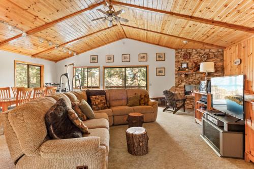 Upper Moonridge House | Hunter's Retreat in Upper Moonridge Near Bear Mountain