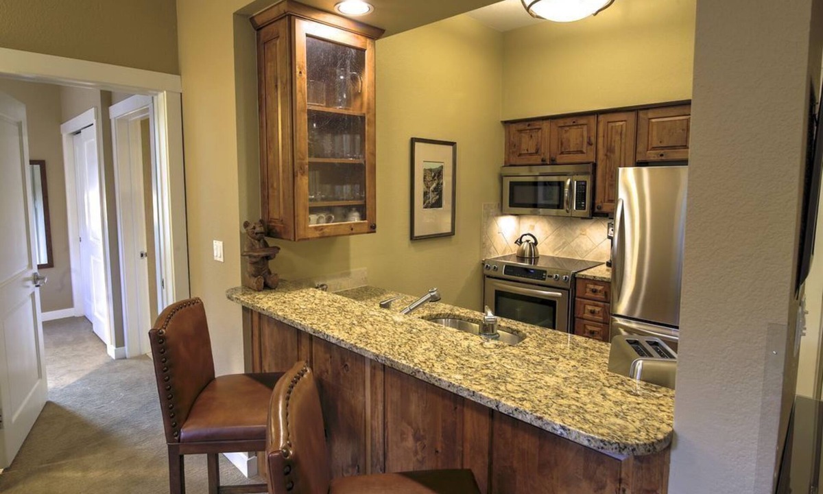 Beaver Creek Condo | Hyatt Mountain Lodge Ski-In Ski-Out Sleeps 10 3 Bedroom 3 Bath