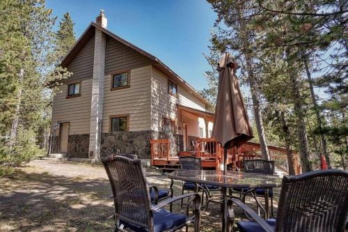Island Park House | Incredible Cabin Perfect for Family Reunions near Yellowstone, Idaho