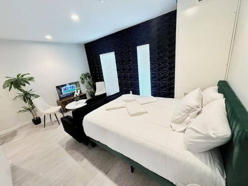 Downtown Des Moines Apartment | Inkstone Studio
