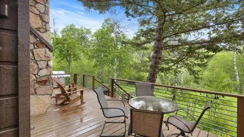 Red Lodge House | Into the Woods Cabin