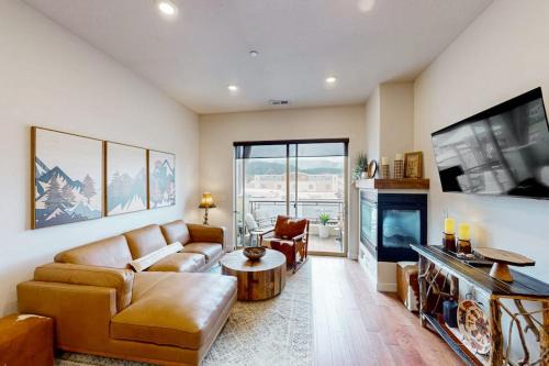 Kimball Junction House | Inviting condo in Newpark Town Center with hot tub and great balcony views