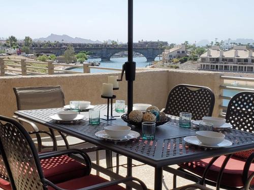 Lake Havasu City House | It's A King's View On the Bridgewater Channel