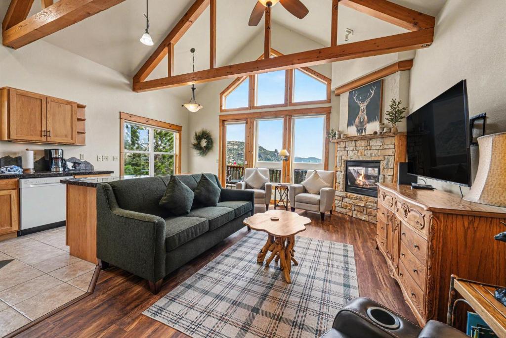 Estes Park Apartment | Jackstraw Mountain 32