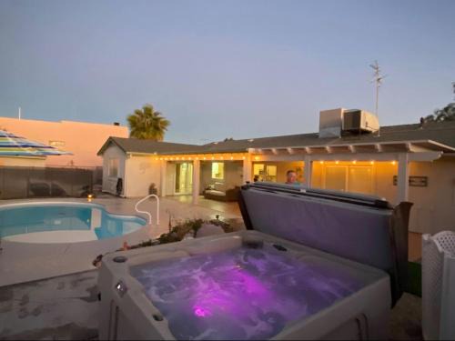 Lake Havasu City House | Jacuzzi Pool Home & Casita WiFi AC TVs RV Boat parking