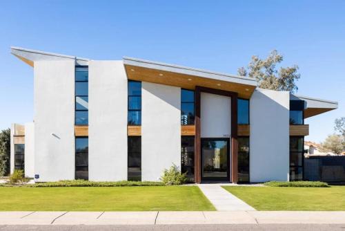 Paradise Valley Village House | Jay-Z's Architect: Sophisticated Modern Pool Spa