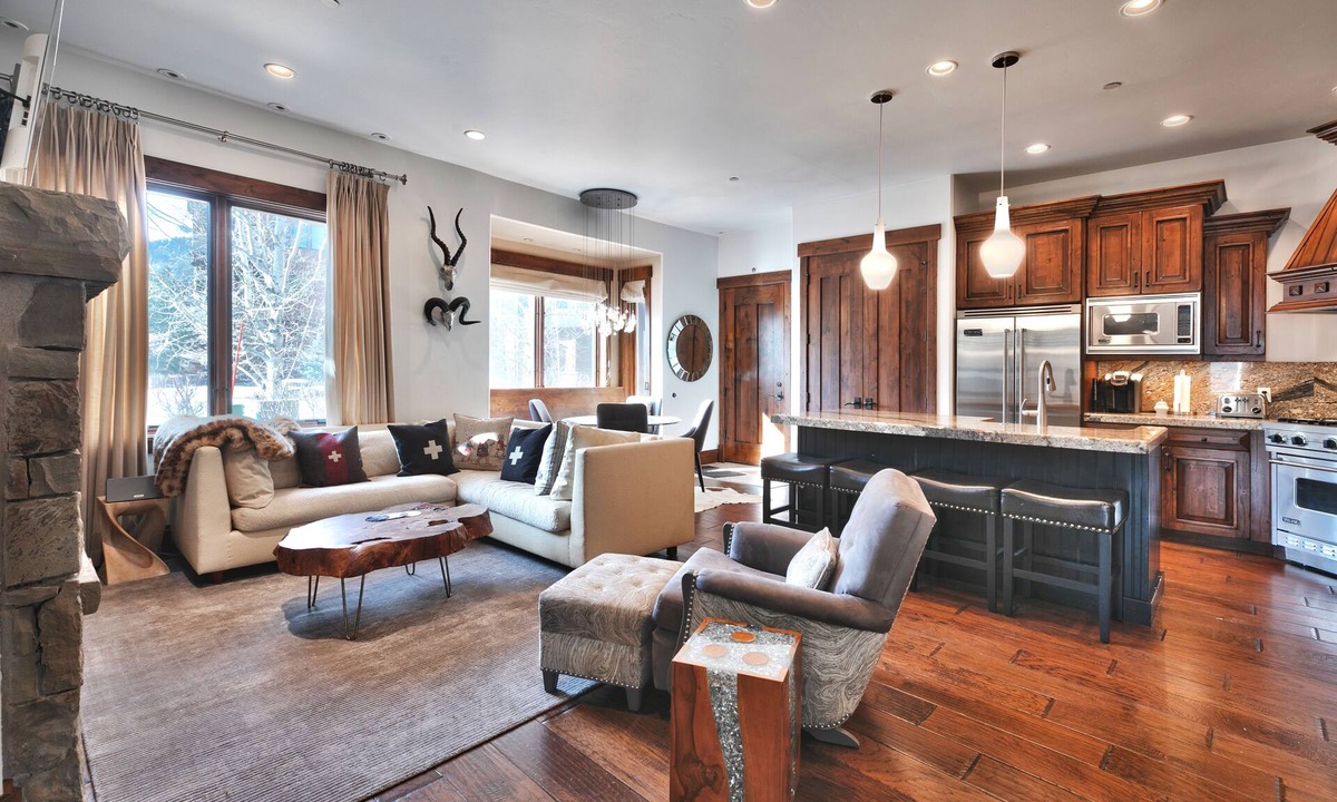 Park City House | Juniper Landing Towhome - Next to Waldorf Ski Lift - Pool/Hot tub/Gym