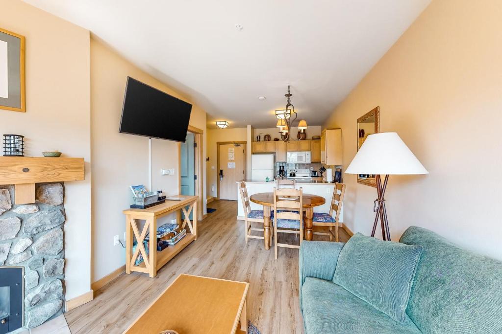 Mammoth Lakes Apartment | Juniper Springs 444