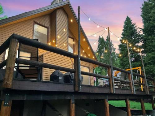 Island Park House | KABINO: NEW! Hot tub DogsOK Fire Pit On trails 20 min to Yellowstone