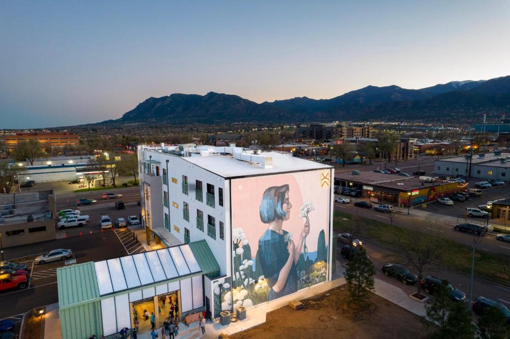 Downtown Colorado Springs Hotel | Kinship Landing