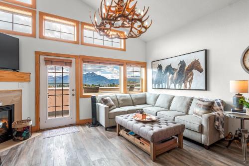 Dillon House | La Riva Del Lago 220 by Great Western Lodging