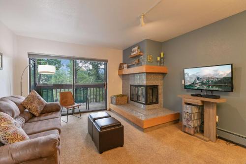 Frisco Apartment | Lagoon Royal Townhome: Mountain Views Meet Modern Comforts