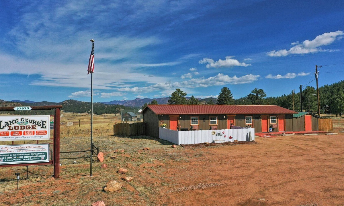 Florissant Apartment | Lake George Lodge Unit 4