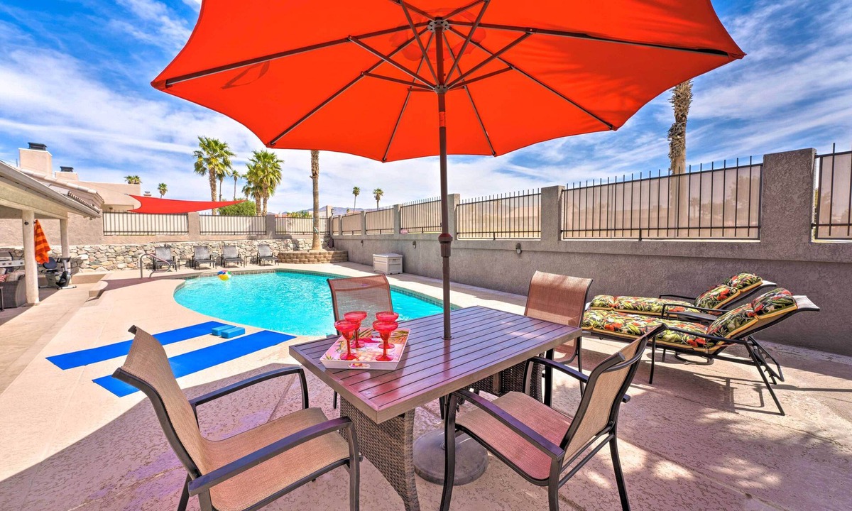 Lake Havasu City House | Lake Havasu Home: Heated Pool & Golf Course Views