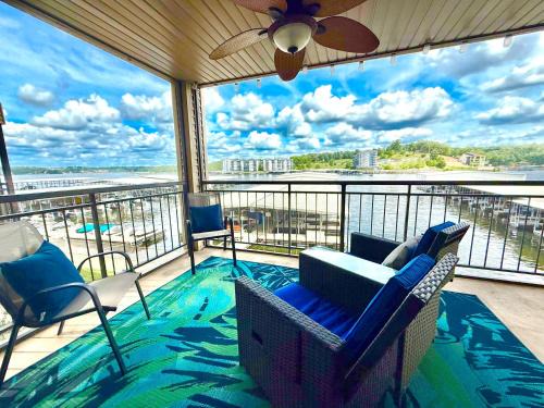 Lake Ozark House | Lakefront Luxury 2BD2BA Condo at The Falls-7PP