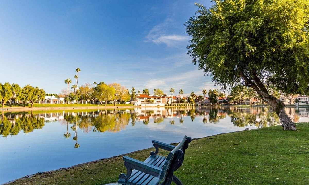 Desert Shores Condo | LAKEFRONT! RAVE REVIEWS! waterfalls,creek,walking trails, wildlife