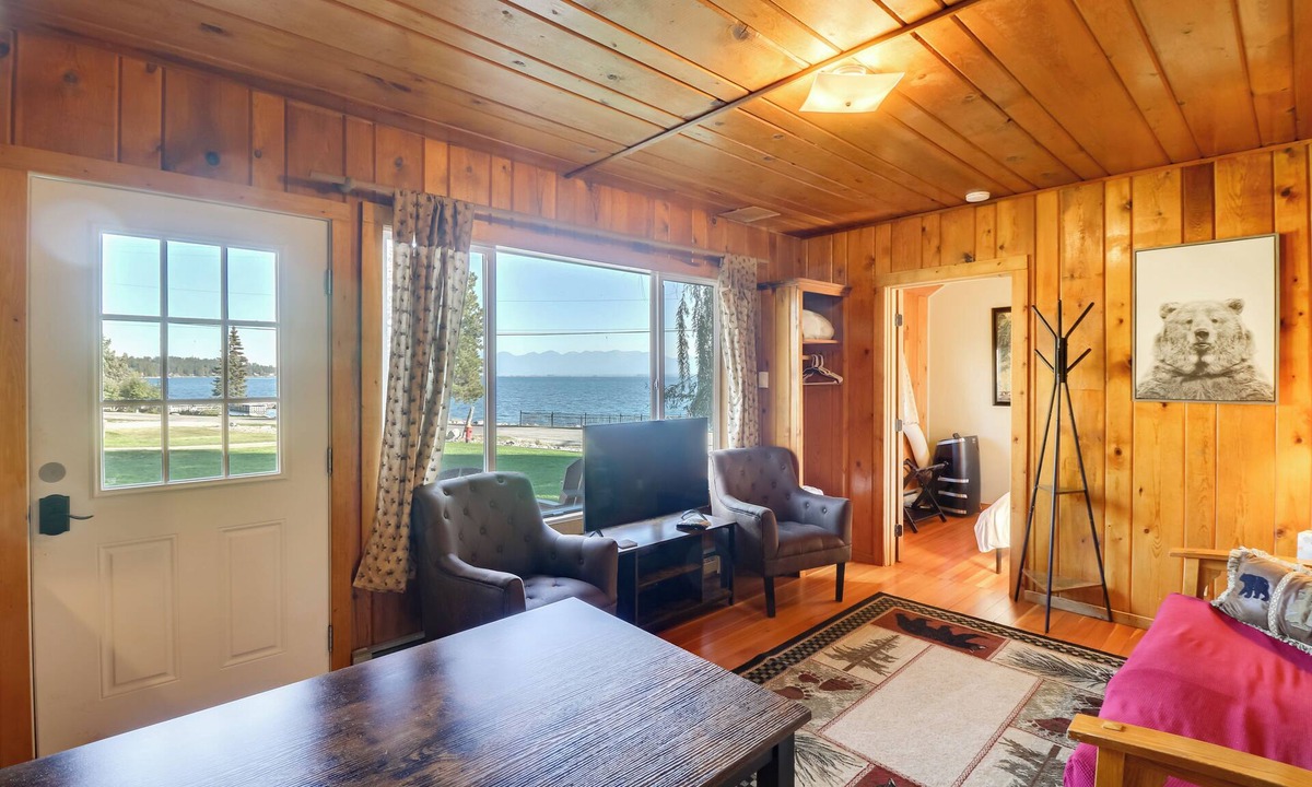 Lakeside Cabin | Lakeside Cabin w/Beach ~ 14 Mi to Ski Area!