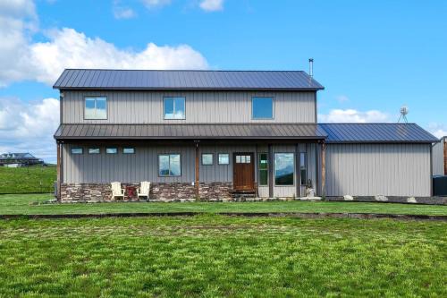 Fenn House | Laptop-Friendly Grangeville Getaway w/Fire Pit!